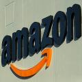 Drängt stärker in den stationären Handel: Amazon (Logo: Amazon) 