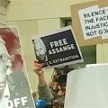 Bild von einer Demo zur Freilassung von Assange vor zwei Jahren in London (Foto: Videostill) 
