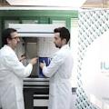 Alvaro Caballero (links) und Fernando Luna im Labor (Foto: uco.es)