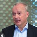 Swisscom-CEO Urs Schaeppi ist mit dem Ergebnis zufrieden (Bild: Screenshot aus Swisscom-Video) 