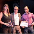 Übergabe eines Awards an DPD: V.l.n.r.: Meike Tabori, Daniel Stiefel u. Marco Kaiser (Bild: zVg)