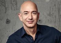 Amazon machte ihn zum reichsten Mann der Welt: Jeff Bezos (Bild: Amazon) 